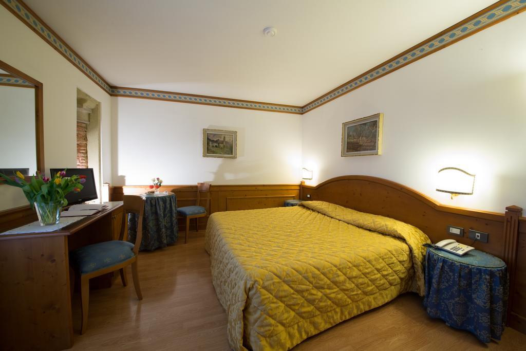 Hotel Locanda Al Pomo D'Oro Cividale del Friuli الغرفة الصورة